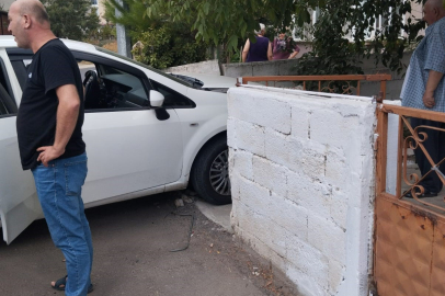 Muratlı’da Otomobil Bahçe Duvarına Çarptı