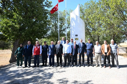 Vali Uğur Turan, Pınarhisar Cevizköy Balkan Şehitliği’ni Ziyaret Etti