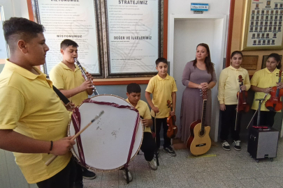 Karaağaç’ta Öğrencilerden Davullu Gırnatalı Sergi Açılışı