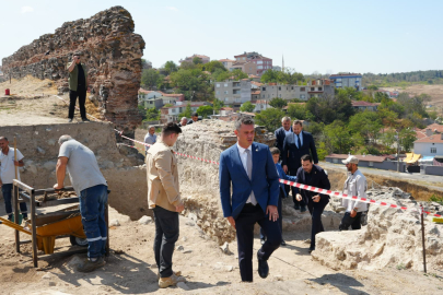 Orta Çağ'da İnşa Edilen Çorlu Kalesi'nde Arkeolojik Kazılar Sürüyor