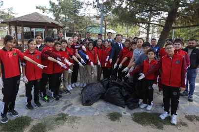 Kapaklı'da Öğrenciler Çevre Temizliği Yaptı