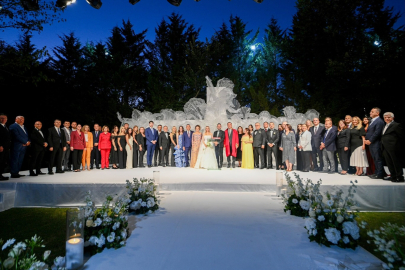 Başkan Gencan, CHP Genel Başkanı Özel ile Düğün Törenine Katıldı