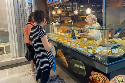 Bulgar Turistlerden Edirne’de Tatlıya Yoğun İlgi