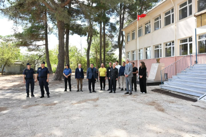 Vali Uğur Turan, Vize Kızılağaç Köyü İlkokulu’nu Ziyaret Etti