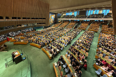 Macron'un Filistin'i Devlet Olarak Tanımasının Ardından BM Salonunda Alkışlar Yükseldi