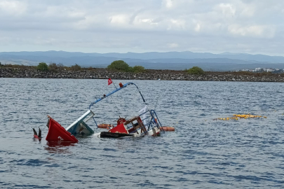 Kırklareli'nin İğneada Açıklarında Tekneleri Su Alan 3 Balıkçı Kurtarıldı