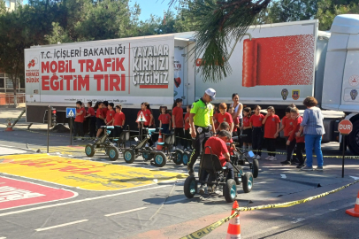 Mobil Trafik Eğitim Tırı Edirne’de Öğrencilerle Buluştu