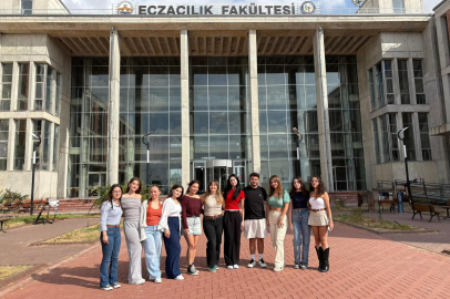 TÜ’de Geleceğin Eczacıları Mesleğin Önemine Dikkat Çekti