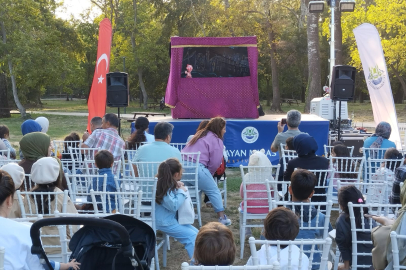 Festivalde Kukla Gösterisine Çocuklardan Yoğun İlgi