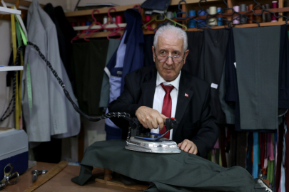 Kırklarelili Terzi Yarım Asırdan Fazladır Elinden İğne ve İpliği Düşürmüyor
