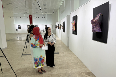 Türk ve Altay Mitolojisindeki Güçlü Kadınlar Kıyafetlerle Tasvir Edildi