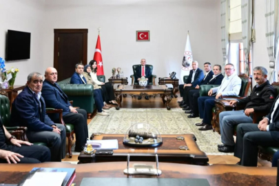 Vali Turan, Merkez İlçe Köy Muhtarlarını Kabul Etti