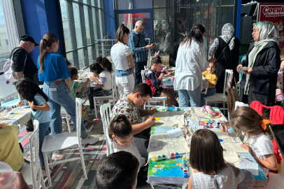 Çocuklar Çanta Boyama Etkinliğinde Buluştu