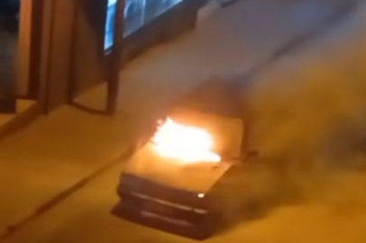 Seyir Halindeki Otomobil Bir Anda Alev Topuna Döndü