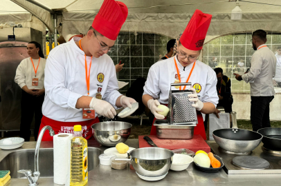 En Güzel Ekşili Köfteyi Yapmak İçin Yarıştılar