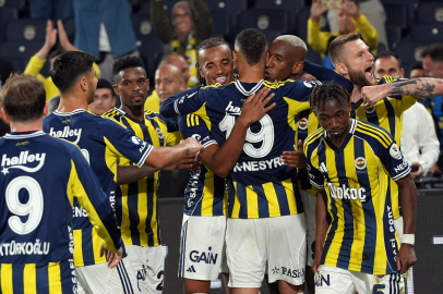 Fenerbahçe, Antalyaspor'u Üst Üste 7. Kez Mağlup Etti