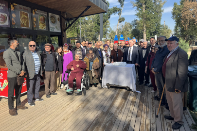 Edirne'de Huzurevi Sakinleri Düzenlenen Programda Bir Araya Geldi