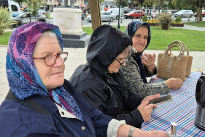 Depremden Sonra Dışarı Çıkan Vatandaşlar: "Çok Korktuk"