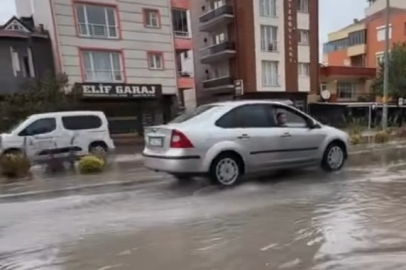 Çanakkale'de Kanalizasyonlar Taştı Sokaklar Göle Döndü