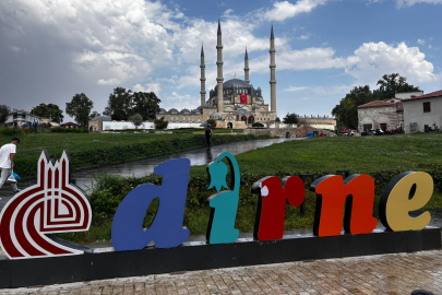 Edirneliler Güne Yağışla Başladı