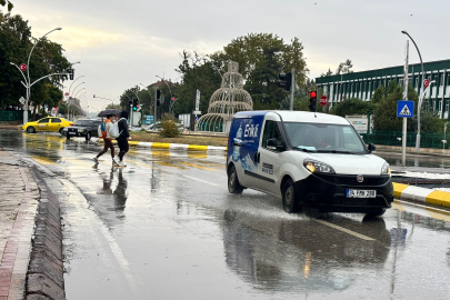 Edirne’de Sağanak Yağış Etkili Oldu