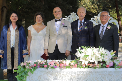 Başkan Gencan İrem ve Hasan Çiftinin Nikahını Kıydı