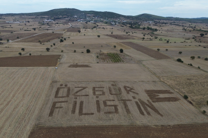 Çanakkaleli Çiftçi Filistin'e Destek İçin Tarlasına Traktörle "Özgür Filistin" Yazdı