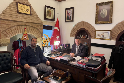 “Kurabiyeci Dede” Sahibi Eyüp Uğurluel'den Soytürk’e Ziyaret