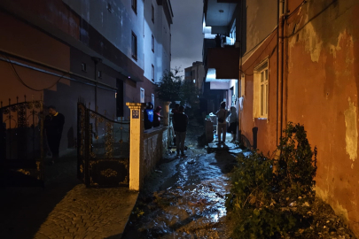 Çerkezköy'de Sağanak Etkili Oldu: Evi Lağım Suyu Bastı