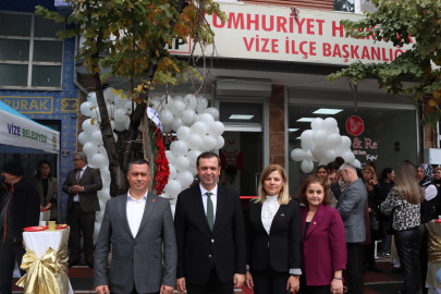 Başkan Özalp, Yeni Açılan FastFood’un Açılışına Katıldı