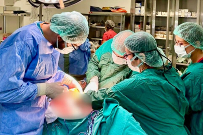 Çanakkale'de İlk Kez TAR Yöntemi İle Dev İnsizyonel Herni Onarımı Gerçekleştirildi