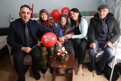 Edirne'de 100. Yaşına Giren Kadına Sürpriz Doğum Günü Kutlaması