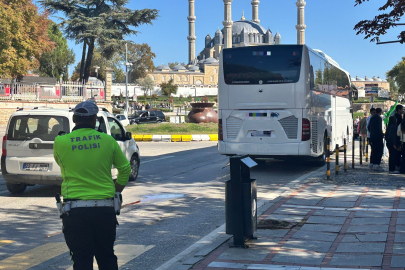 Edirne’de Tur Otobüslerinden Dökülen Sıvı Tehlike Oluşturdu
