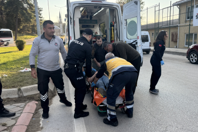 Edirne'de Hafif Ticari Aracın Çarptığı Kadın Yaralandı