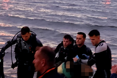 Çanakkale'de Batan Balıkçı Teknesinde Hayatını Kaybeden 3 Kişi Toprağa Verildi