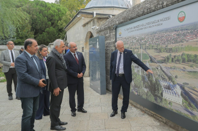 İstanbul Üniversitesi Rektörü Prof. Dr. Zülfikar, Sultan II. Bayezid Külliyesi Sağlık Müzesi’ni Gezdi