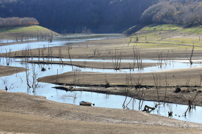 İstanbul'un Su İhtiyacını Karşılayan Barajlar Kuruma Noktasına Geldi