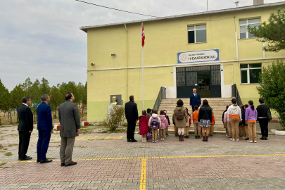 Kaymakam Özderin, Haftaya 19 Evler İlkokulu’nda Başladı