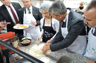 Vali Sezer Önlüğü Giydi İpsala Mantısı Yaptı