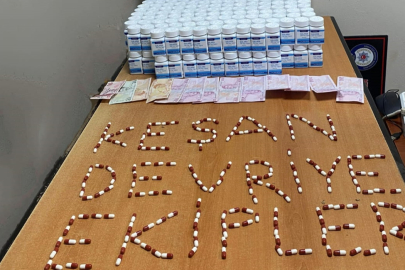 Edirne'de Otomobilinde Uyuşturucu Hap Ele Geçirilen Zanlı Gözaltına Alındı