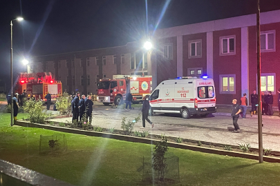 Fabrikada Baca Yangını: 2 Kişi Hastaneye Kaldırıldı