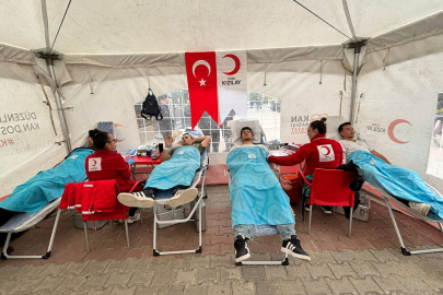 Üniversiteli Öğrencilerden Kan Bağışı