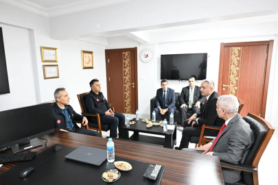 Kırklareli Valisi Uğur Turan, İl Göç İdaresi Müdürlüğünü Ziyaret Etti