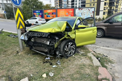 Yine Aynı Kavşak Yine Kaza