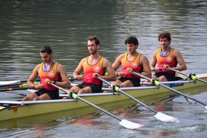 Edirne’de Kürek Yarışlarının İlk Günü Tamamlandı