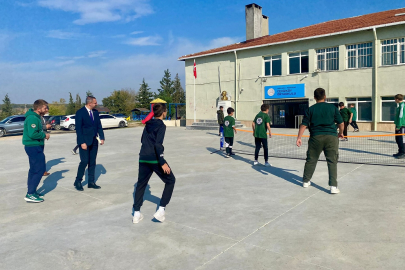 Kaymakam Özderin’den Öğrencilere Ziyaret ve Kitap Okuma Etkinliği