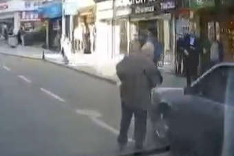 Tekirdağ'da Makas Dehşeti: Yaşlı Vatandaş Kıl Payı Kurtuldu