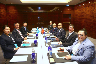 Bakan Kacır'dan Bakü'de Diplomasi Trafiği