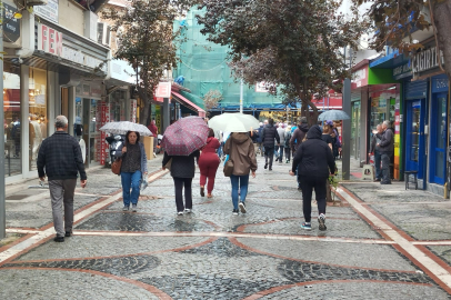 Edirne’de Hafif Yağmur Aralıklarla Sürüyor