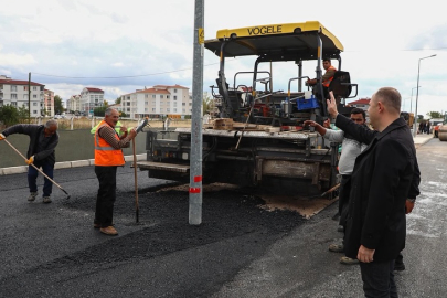 Başkan Bulut, Asfaltlama Çalışmalarını Yerinde İnceledi